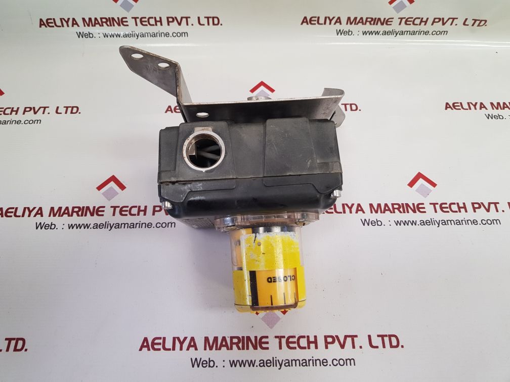 Westlock controls 3449-by-00-22wb-000 beacon position monitor 
