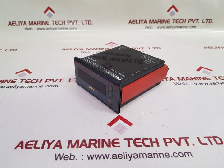 Pr electronics 5515 a2b2 lcd/led programmable indicator 
