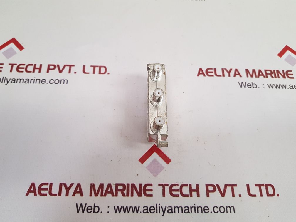 Power Pass Digital 4-way Splitter