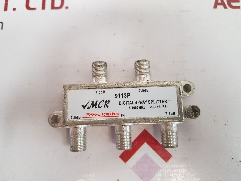 Power Pass Digital 4-way Splitter