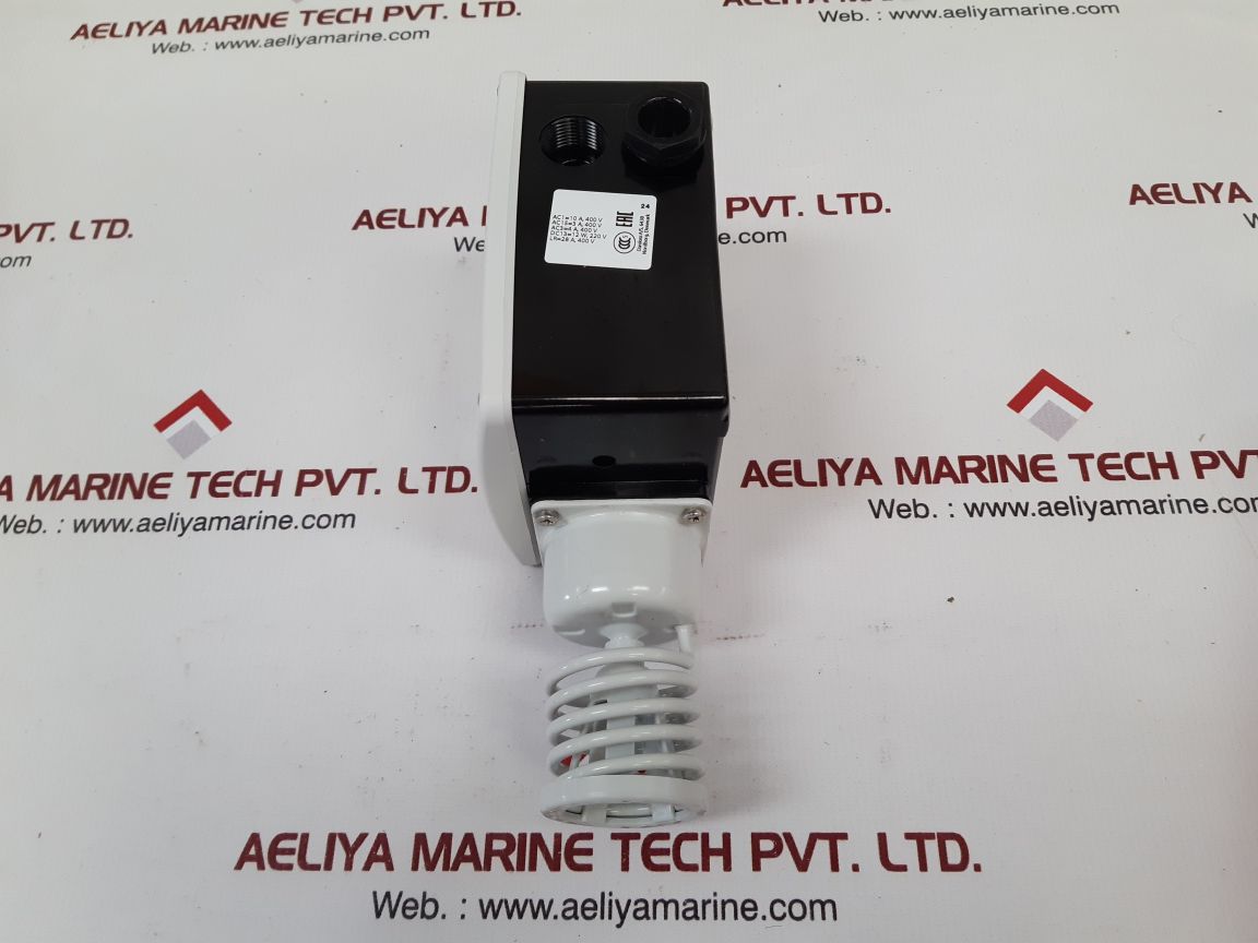 Danfoss 017A1623-03 Thermostat
