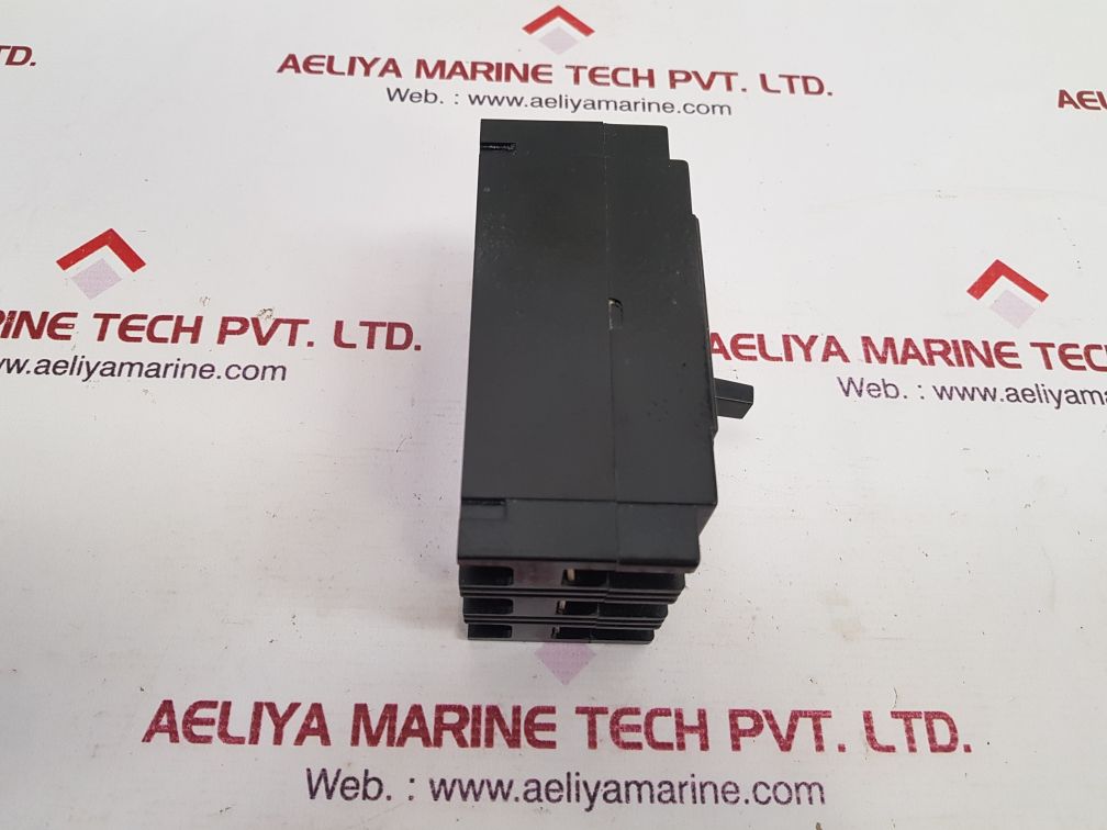 Hyundai Hbs-33 3-pole Molded Case Circuit Breaker 15A
