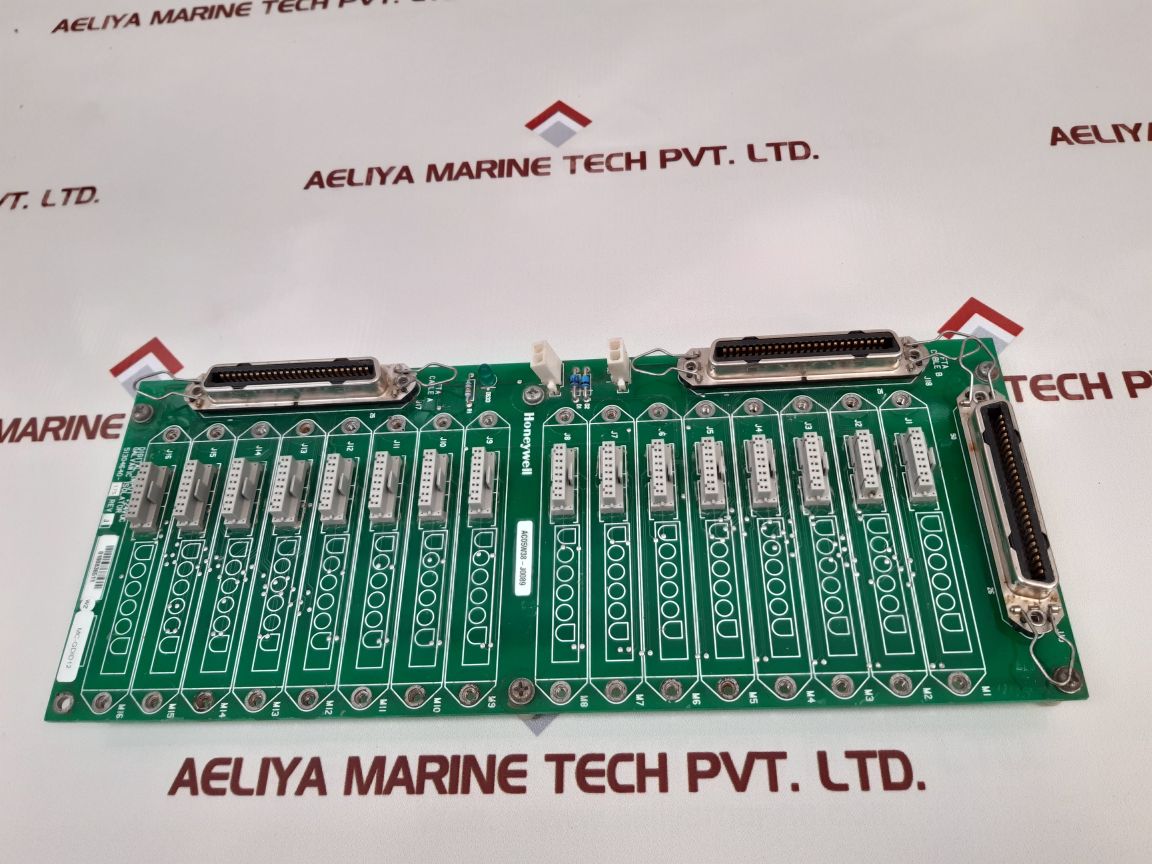 Honeywell 51304640-175 Galvanic Isolator 51304639-100
