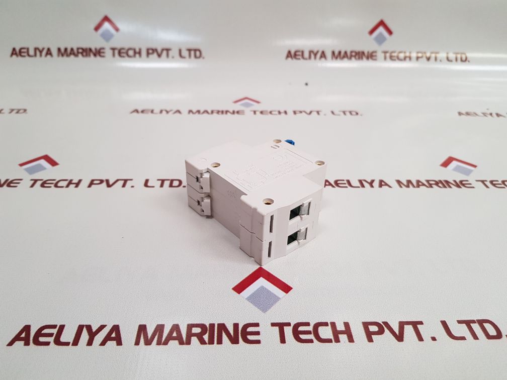 Dz47-63 B16 Circuit Breaker
