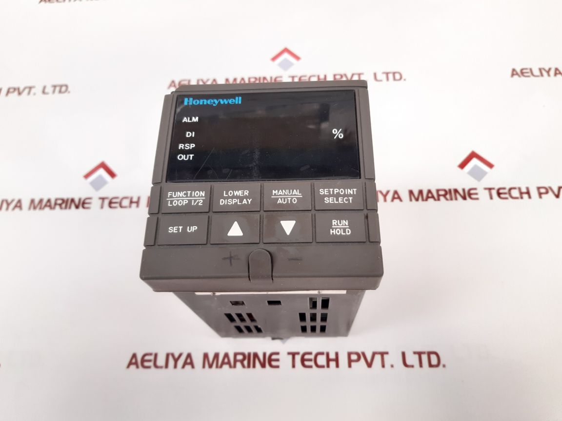 Honeywell Udc3300 Universal Digital Controller Dc330B-ee-000-22-000000-20-0
