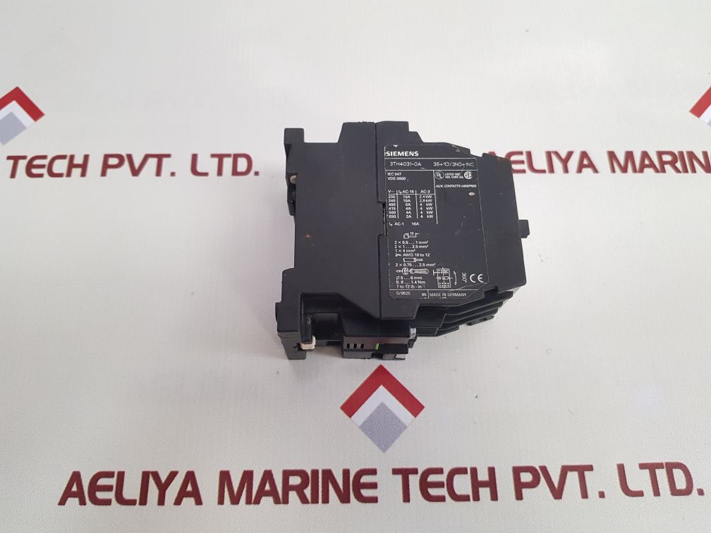 Siemens 3Th4031-0A Contactor 230V 50/60 Hz
