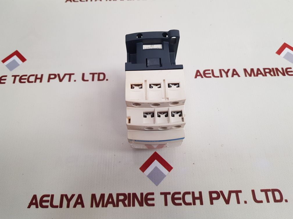 Telemecanique/Schneider Cad32 Contactor
