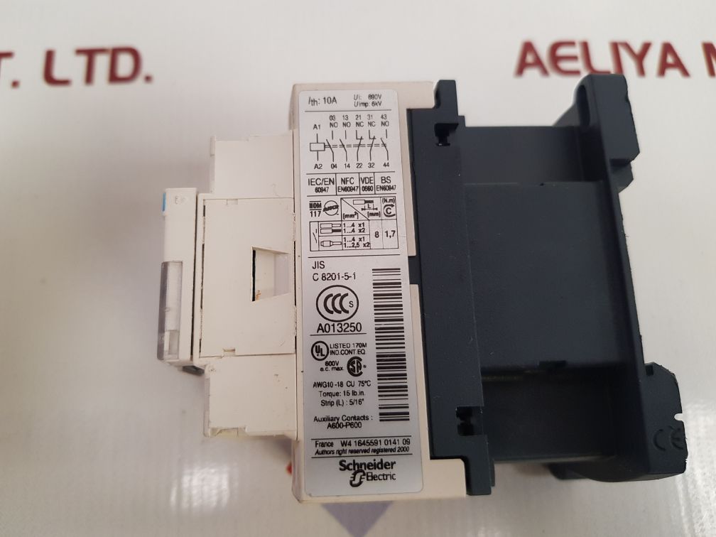 Telemecanique/Schneider Cad32 Contactor

