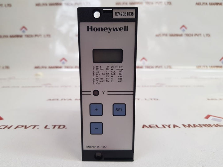 Honeywell R7420B1036 Micronik 100 Temperature Controller New
