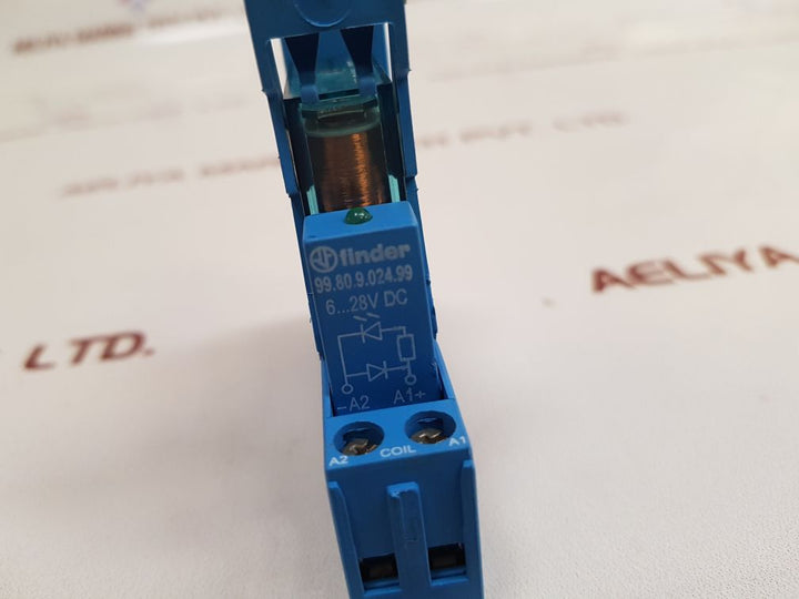 Finder 40.52 Relay With 95.95.3 Base
