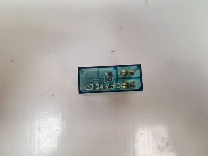 Finder 40.52 Relay With 95.95.3 Base
