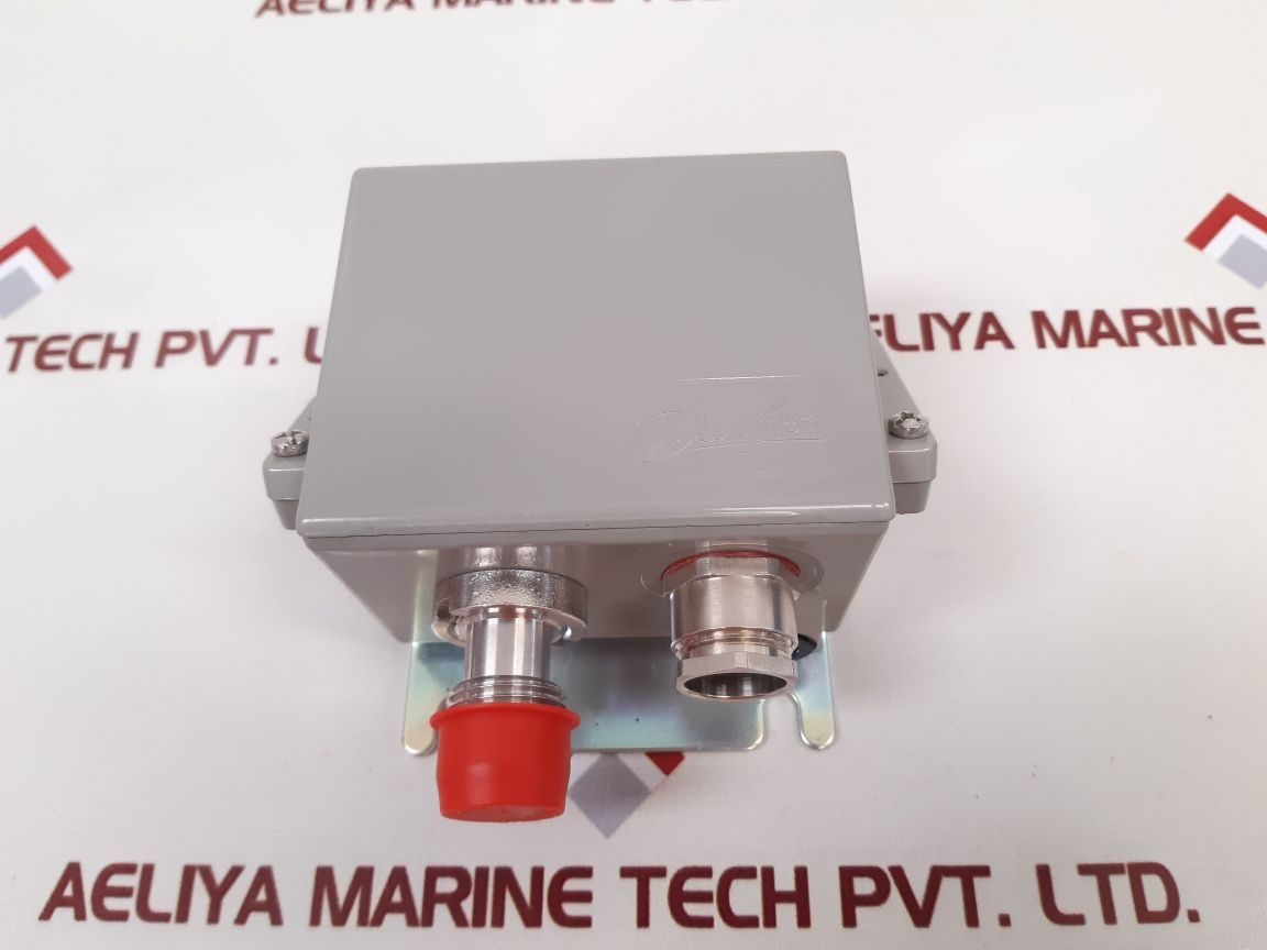 Danfoss Emp 2 Pressure Transmitter 084G2111 New
