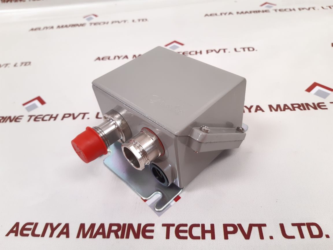 Danfoss Emp 2 Pressure Transmitter 084G2111 New
