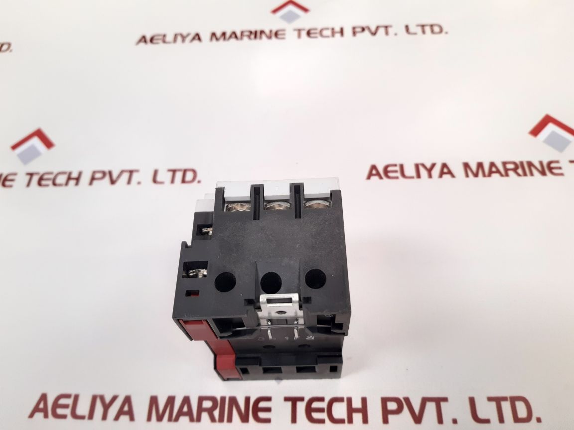 Siemens 3Vu1300-1Mg00 Circuit Breaker
