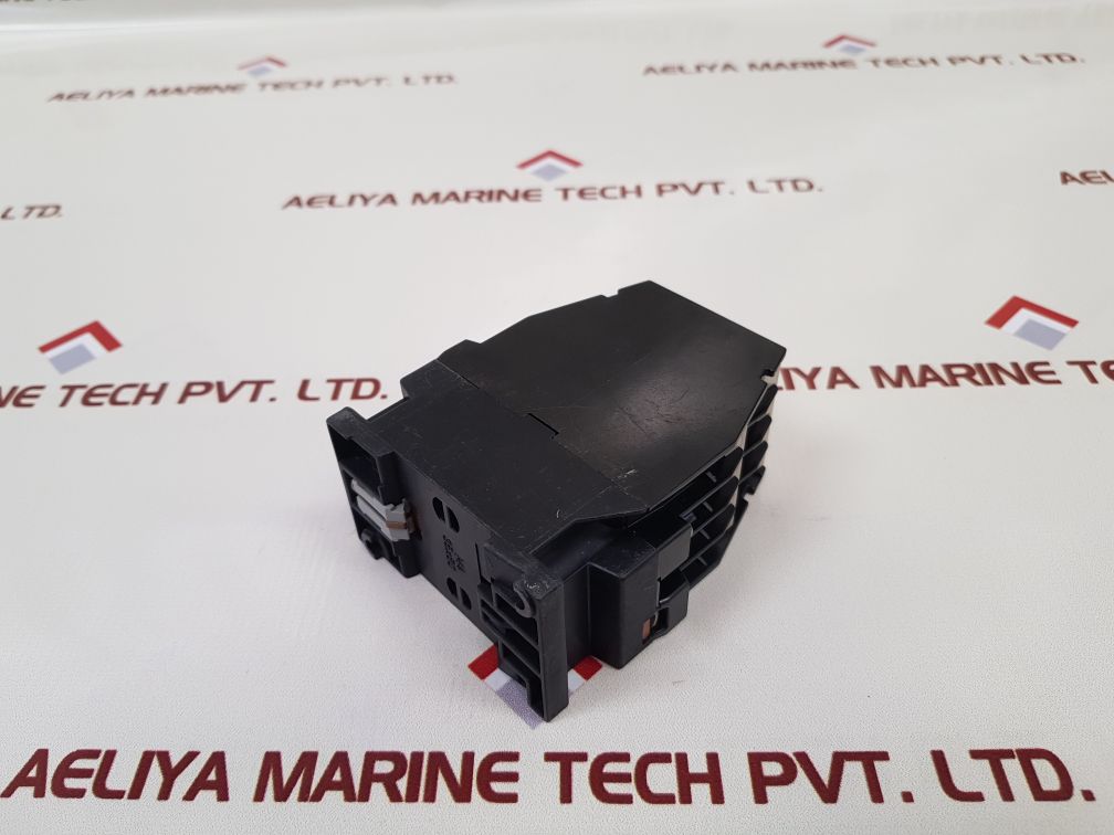 Siemens 3Th82 53-0A Contactor Relay
