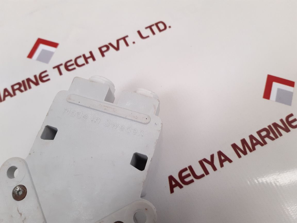 Elomek 720 Door Holder Megnet Used
