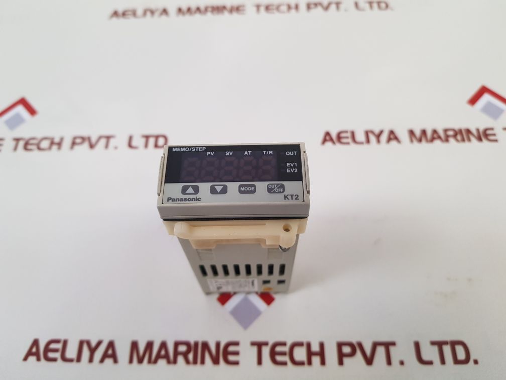 Matsushita Akt2111200 Temperature Controller
