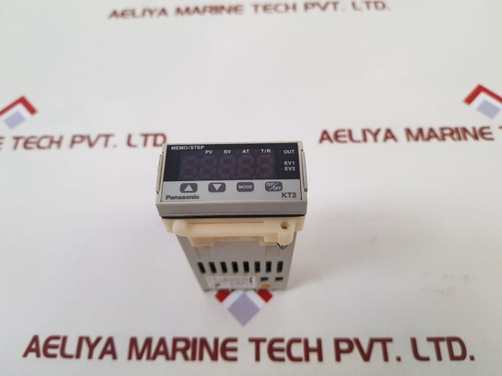 Matsushita Akt2111200 Temperature Controller
