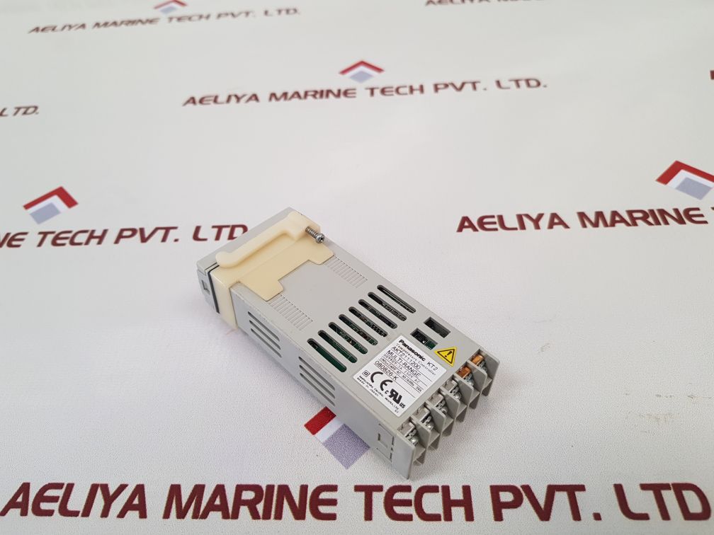 Matsushita Akt2111200 Temperature Controller
