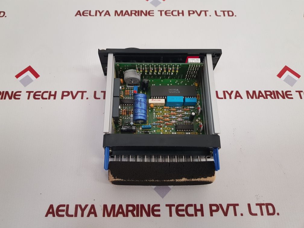 Honeywell S7004K1003-r Digital Temperature Indicator Micronik 100
