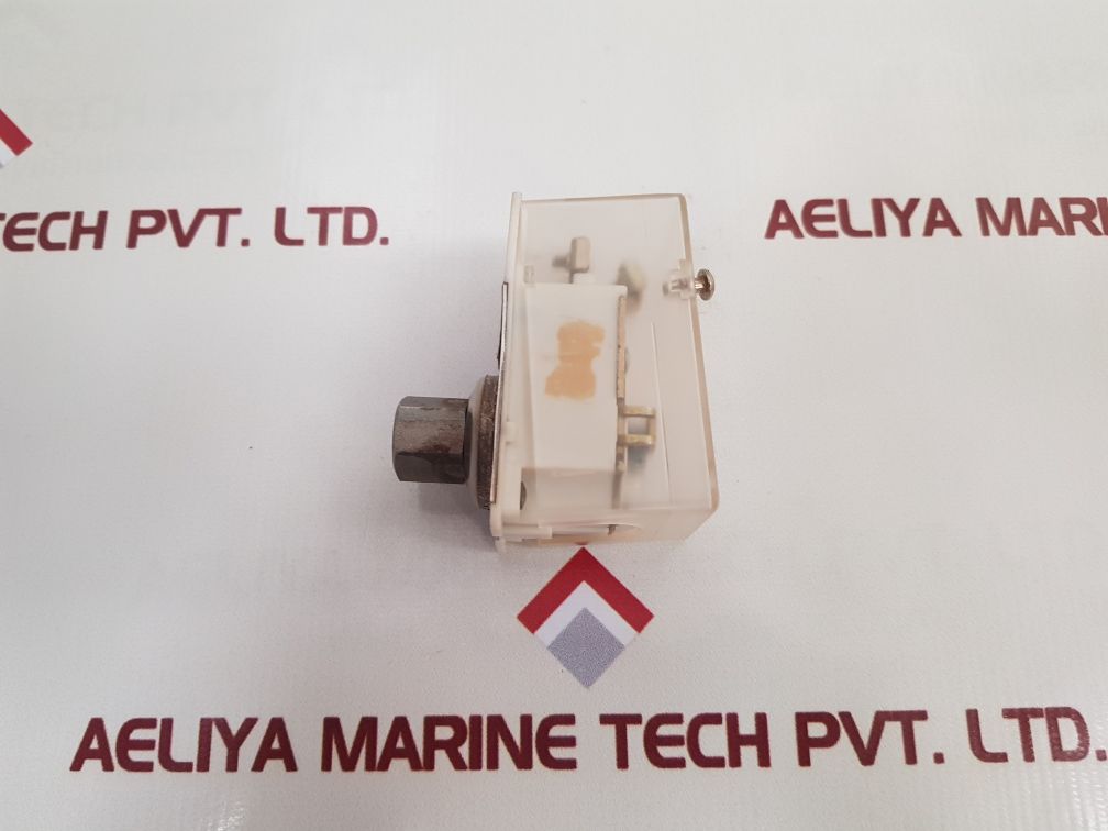 Fantinicosmi B01Ari Pressure Switch With Internal Indicator

