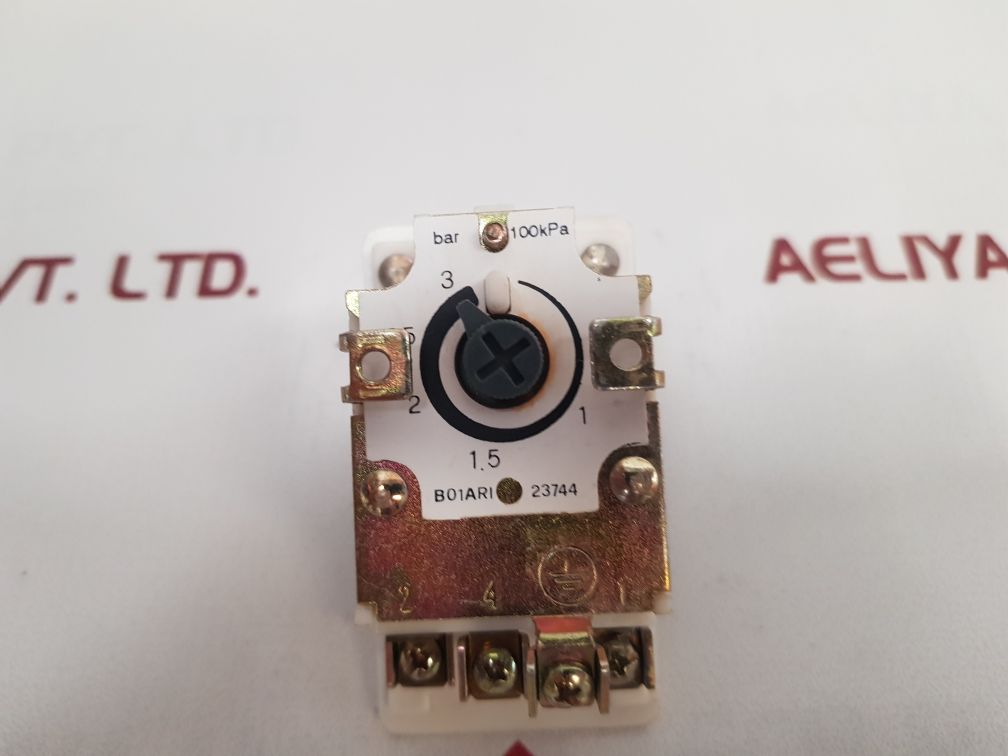 Fantinicosmi B01Ari Pressure Switch With Internal Indicator
