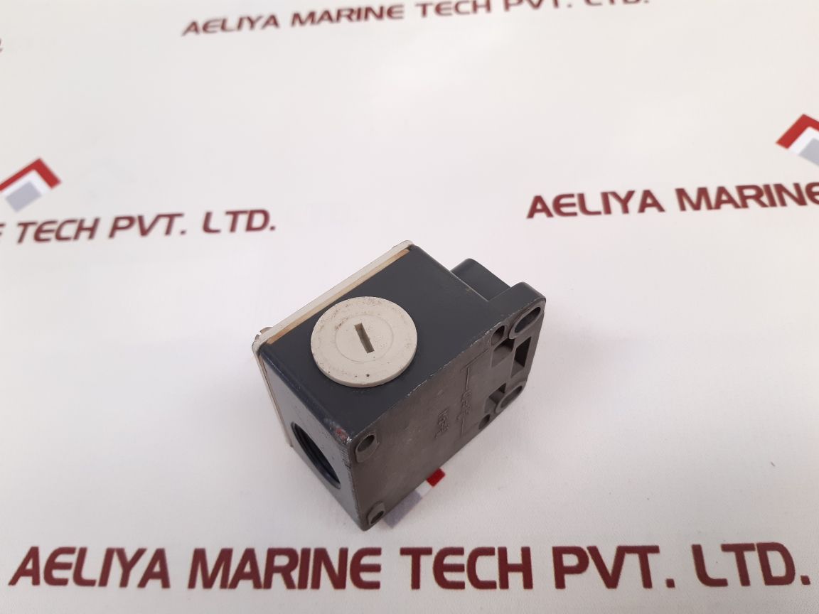 Siemens 3Se3 100-0E Limit Switch
