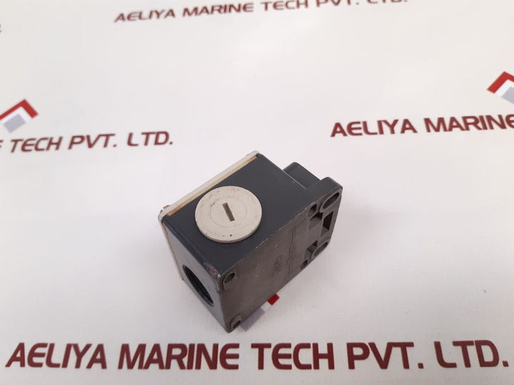 Siemens 3Se3 100-0E Limit Switch
