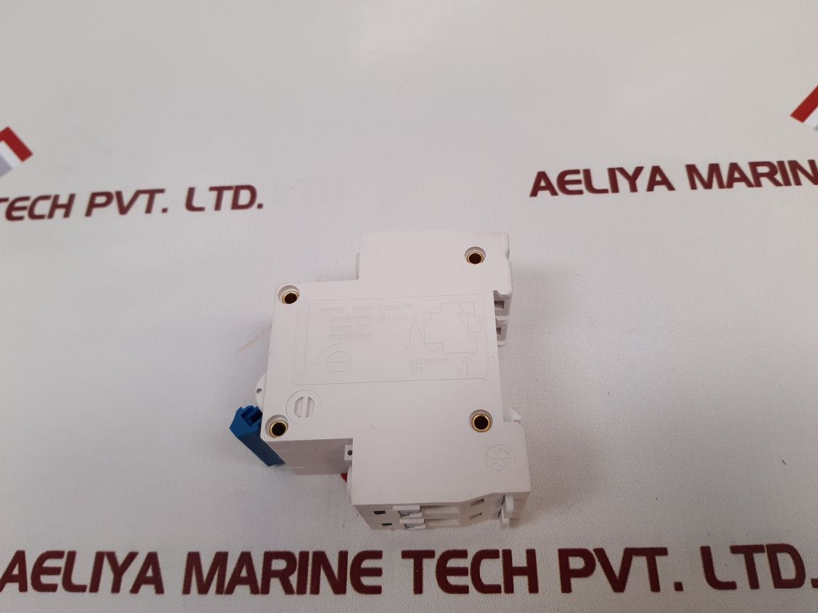 Dz47-63 B25 Circuit Breaker
