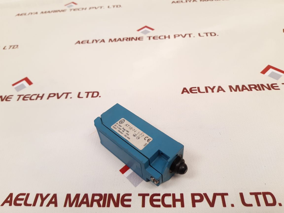 Klockner-moeller At 12-7-i Limit Switch
