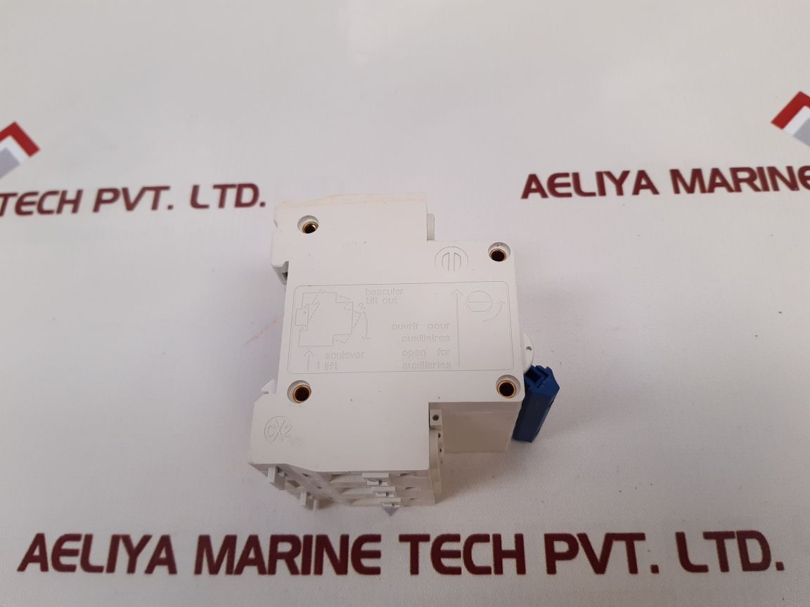 Dz47-63 B32 Circuit Breaker
