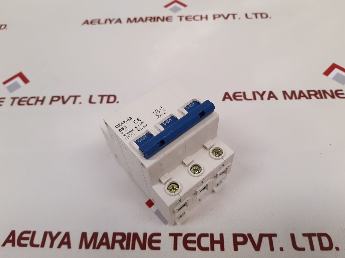 Dz47-63 B32 Circuit Breaker
