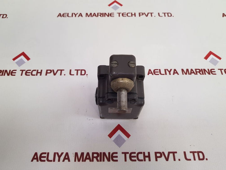 Schmersal Tvh 015-11Y-1 Limit Switch
