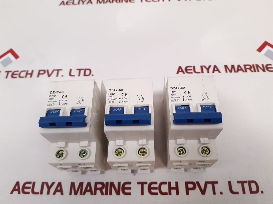 Dz47-63 B32 Circuit Breaker 400V~
