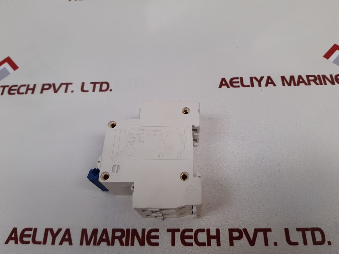 Dz47-63 B32 Circuit Breaker 400V~
