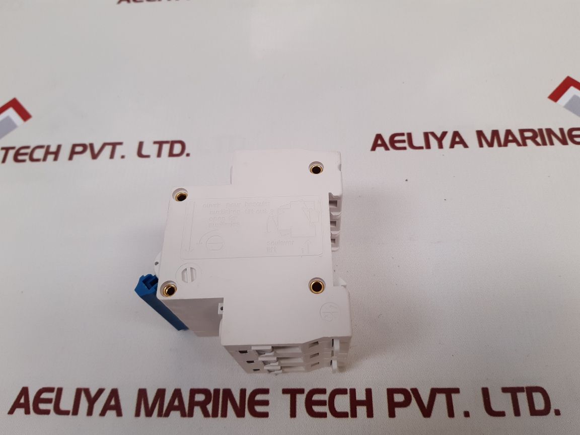 Dz47-63 B16 Circuit Breaker
