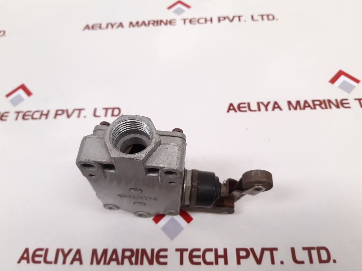 Yamatake-honeywell Dtf2-2Rn2-lh-j Sensitive Limit Switch
