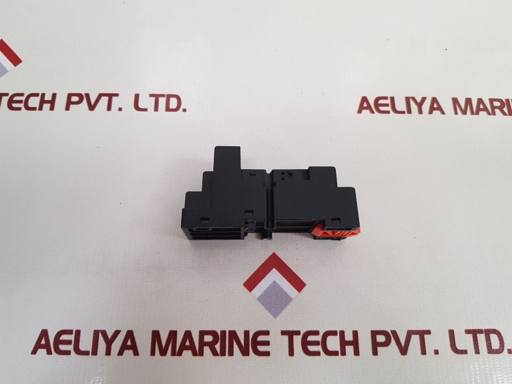 Telemecanique / Schneider Electric Rxze2M114 Relay Socket
