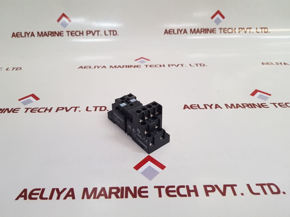 Telemecanique / Schneider Electric Rxze2M114 Relay Socket
