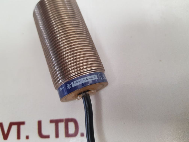 Telemecanique Xs630B1Mal2 Inductive Proximity Sensor
