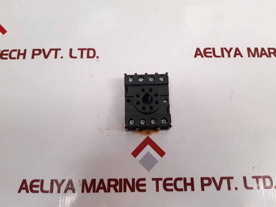 Omron Pf083A-e Relay Socket Oc3
