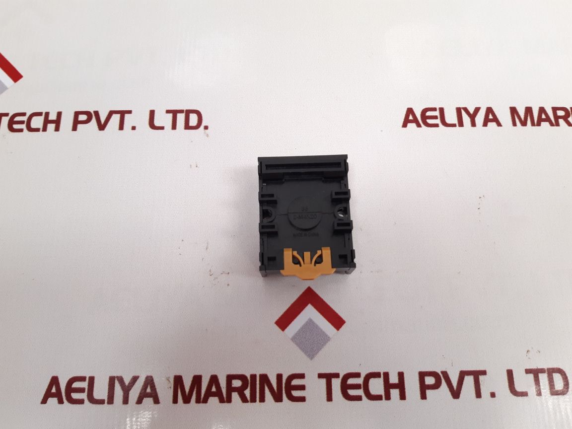 Omron Pf083A-e Relay Socket Oc3
