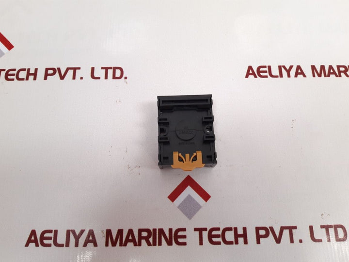 Omron Pf083A-e Relay Socket Oc3
