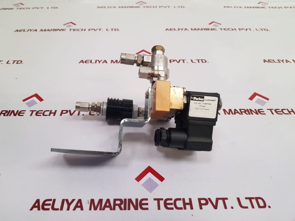 Parker 483590S4 F Solenoid Valve 131M7550
