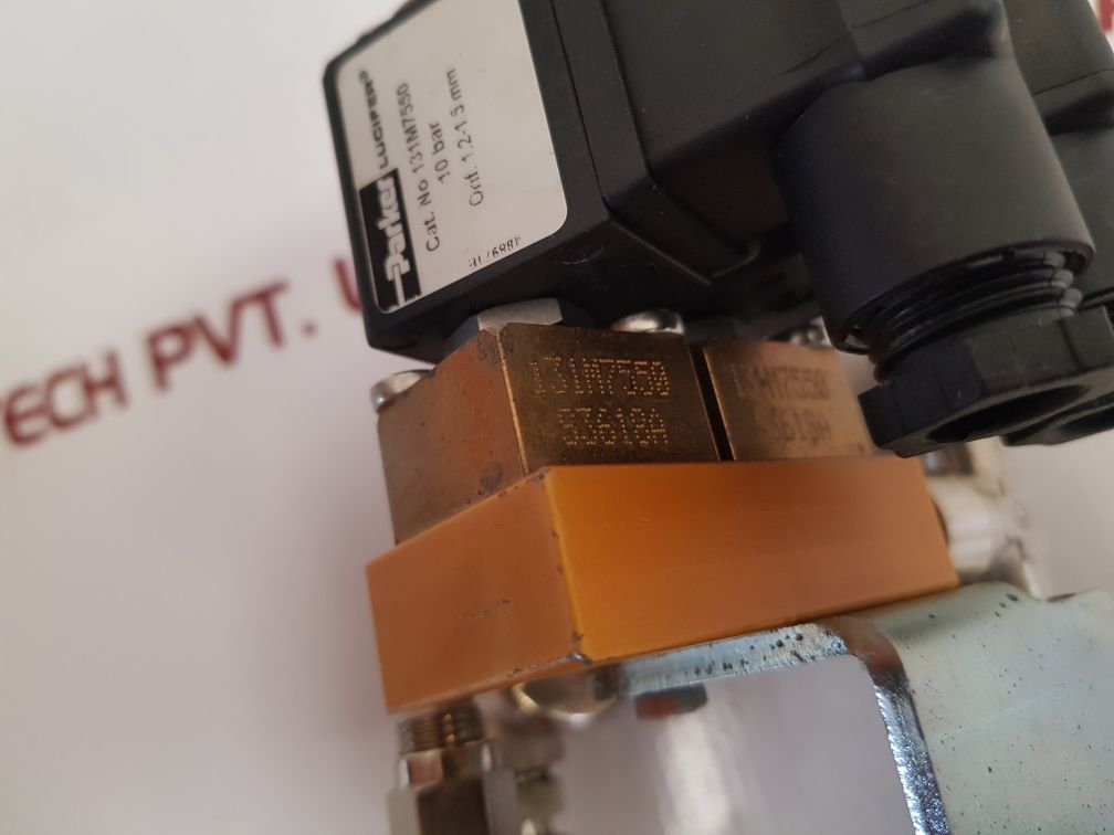 Parker 483590S4 F Solenoid Valve 131M7550
