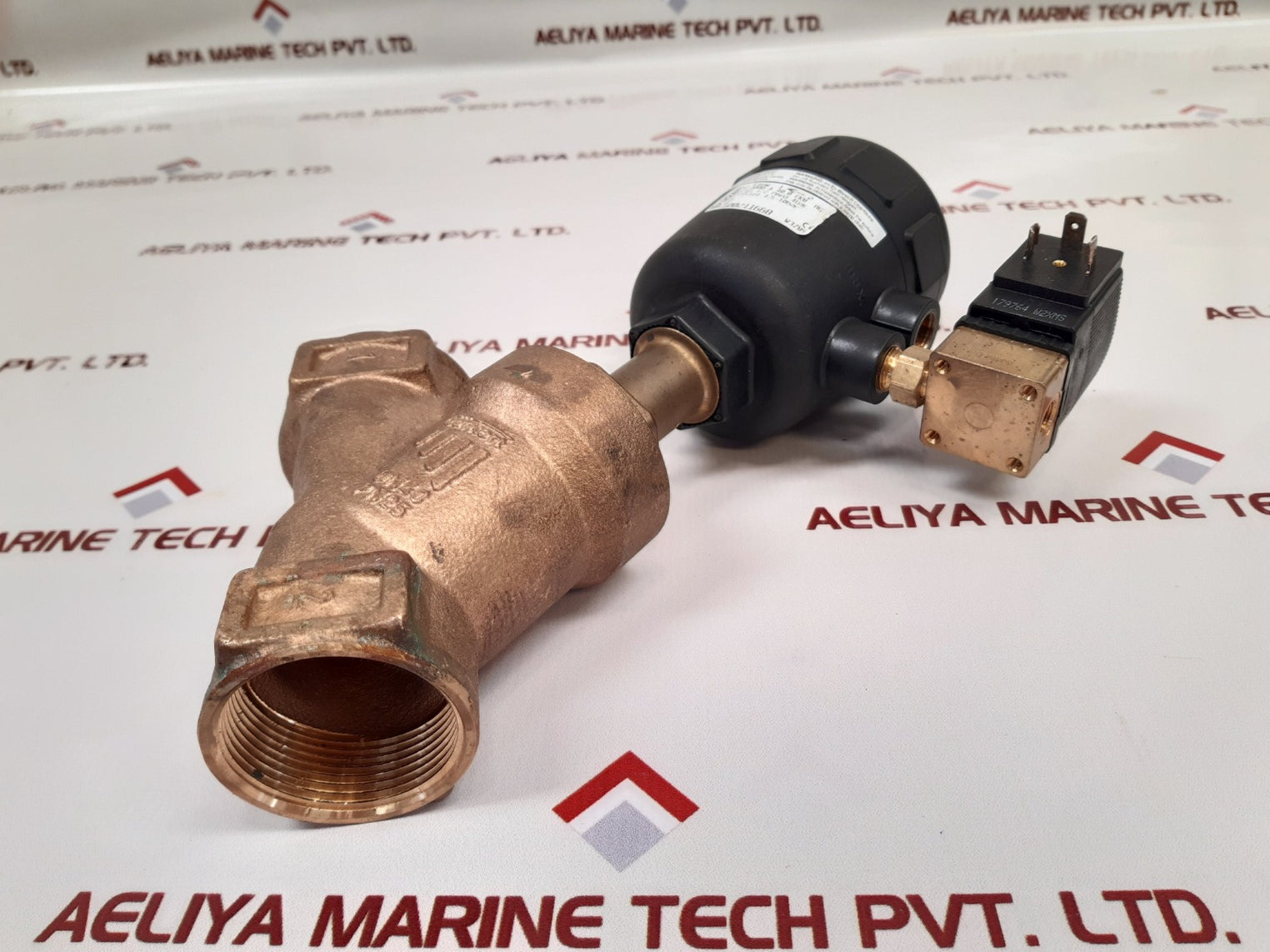 Burkert 2000A 40,0 Fkm Rg Angle Seat Valve With 6014 C 2,0 Fkm Ms