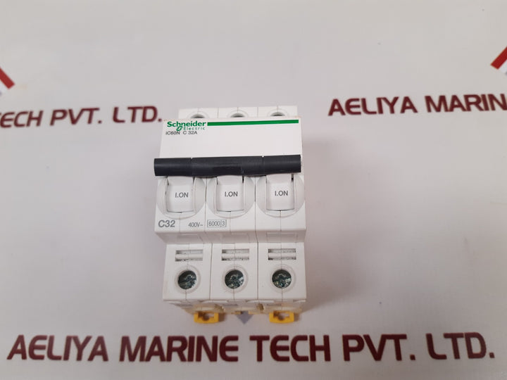 Schneider Electric Ic60N C 32A Circuit Breaker