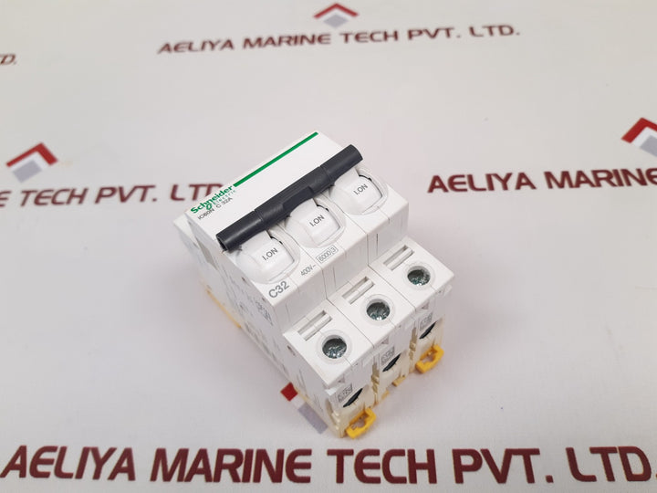 Schneider Electric Ic60N C 32A Circuit Breaker