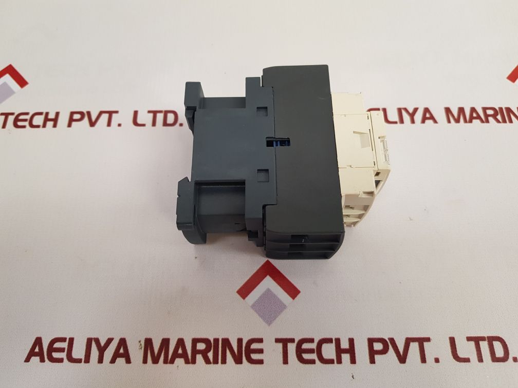 Telemecanique/Schneider Electric Lc1D32P7 Contactor
