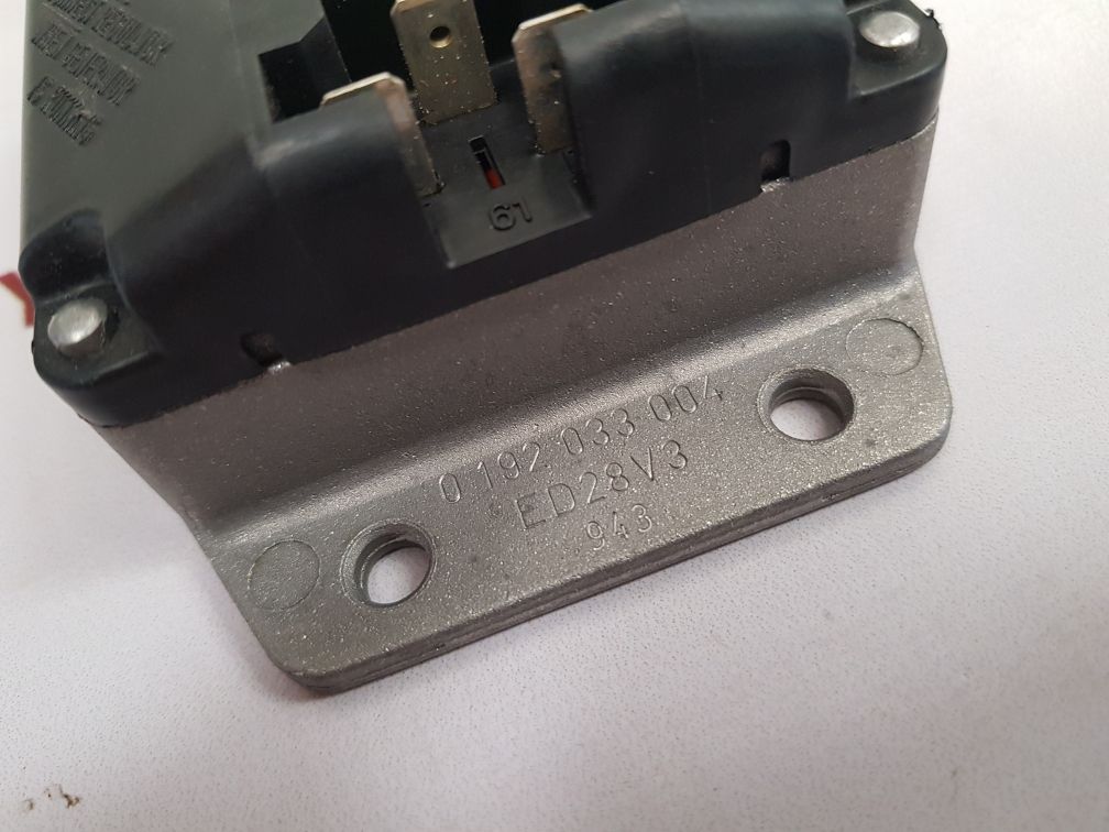 Bosch 0 192 033 004 regulator new